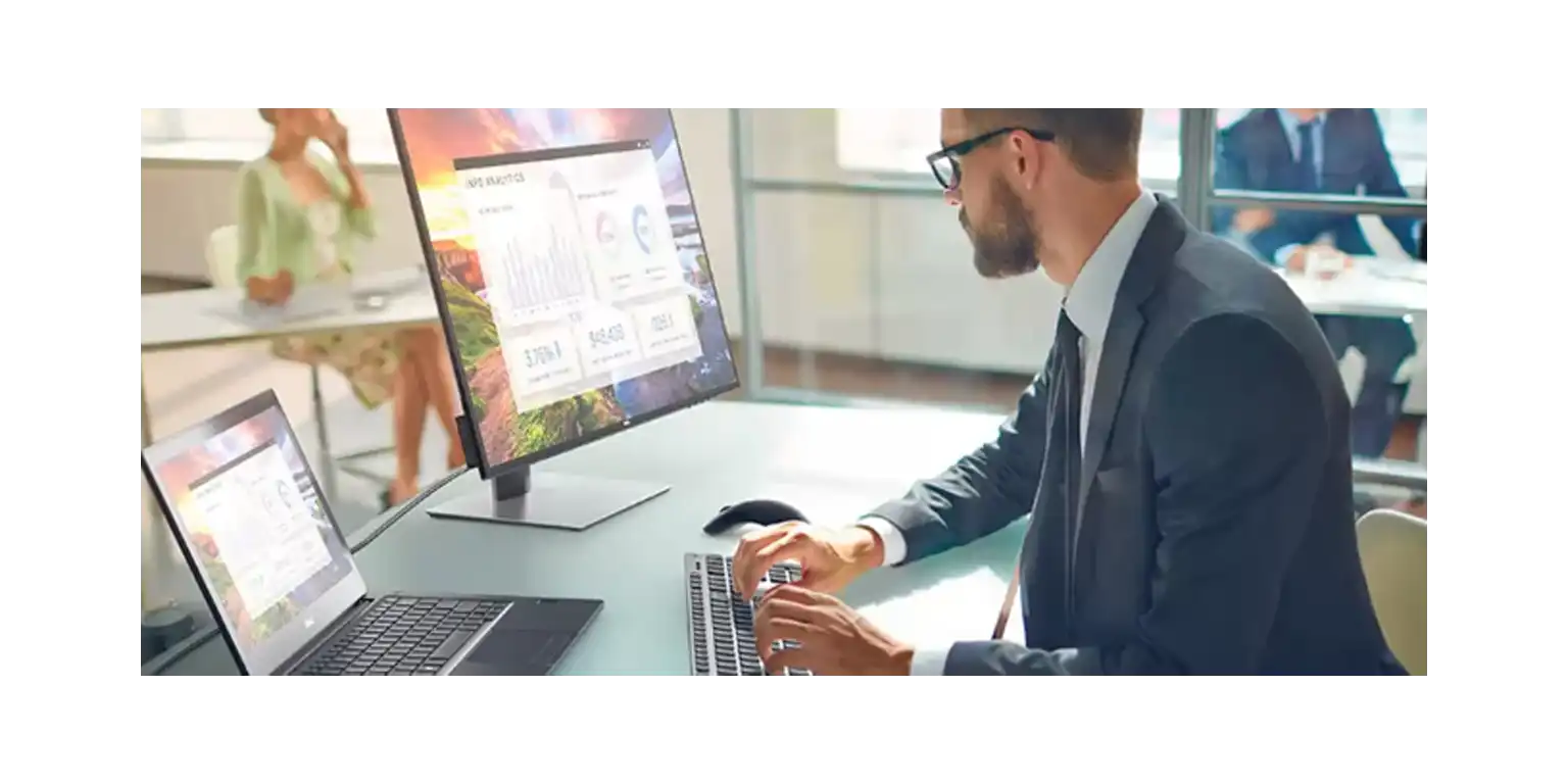 A user with several devices to choose from